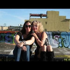 Meet your Posher, Dee dee